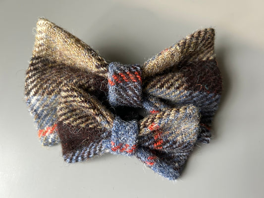 Harris Tweed Dickie Bow Tie Dog Collar Charm beige, brown & blue check