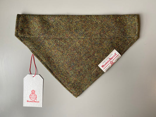 Harris Tweed dog bandana neckerchief in Moss green plain marl pattern. Sizes S M L XL pet scarf